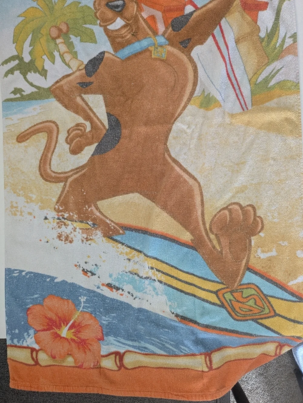 Scooby Doo Towel Vintage 54x28 Beach Scene Surfing